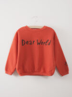 SWEATSHIRT DEAR WORLD RED CLAY