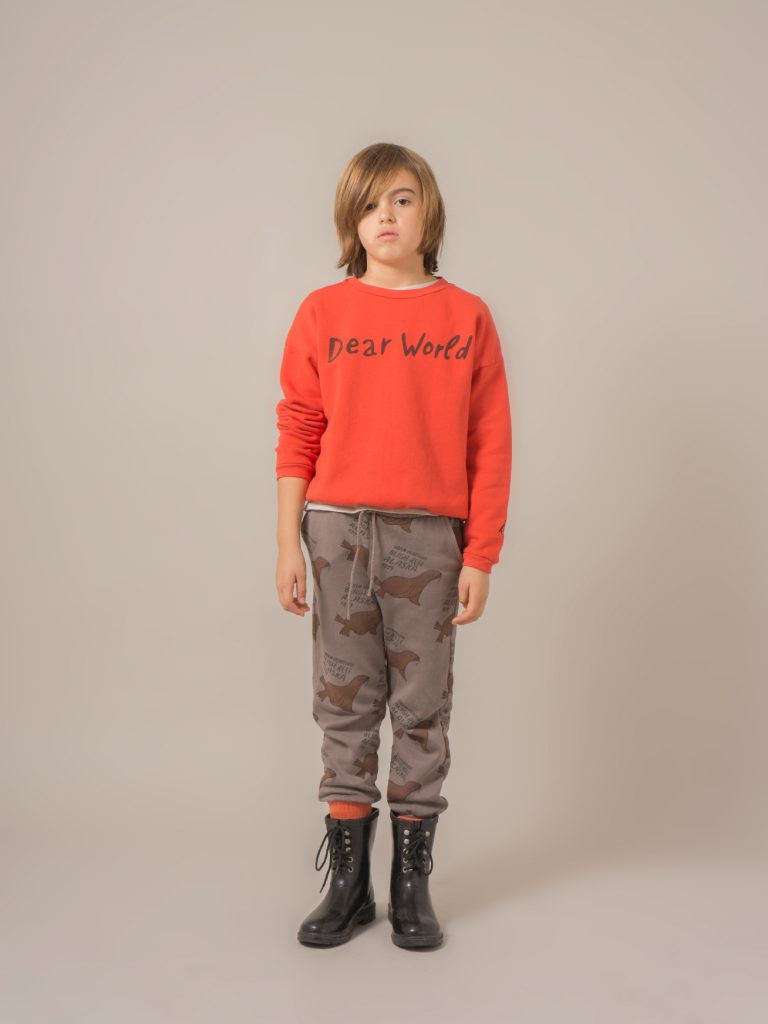 SWEATSHIRT DEAR WORLD RED CLAY