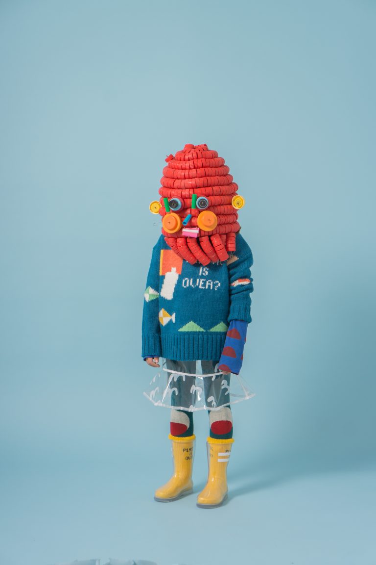 PLASTIC IS OVER? INTARSIA KNITTED JUMPER LEG