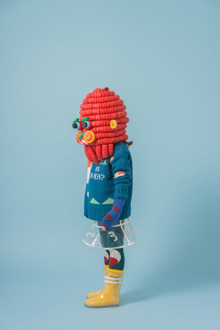 PLASTIC IS OVER? INTARSIA KNITTED JUMPER LEG