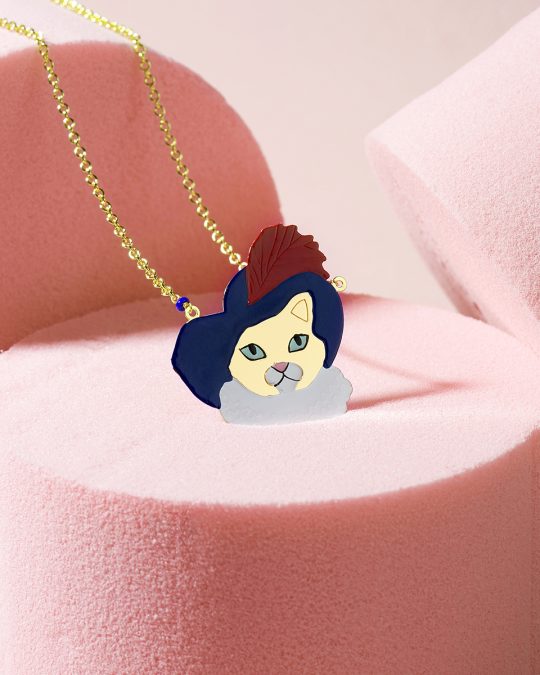 PUSSY IN BOOTS LONG NECKLACE