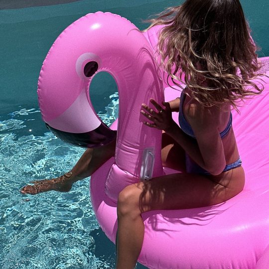 LUXE RIDE-ON FLOAT ROSIE THE FLAMINGO BUBBLEGUM PINK